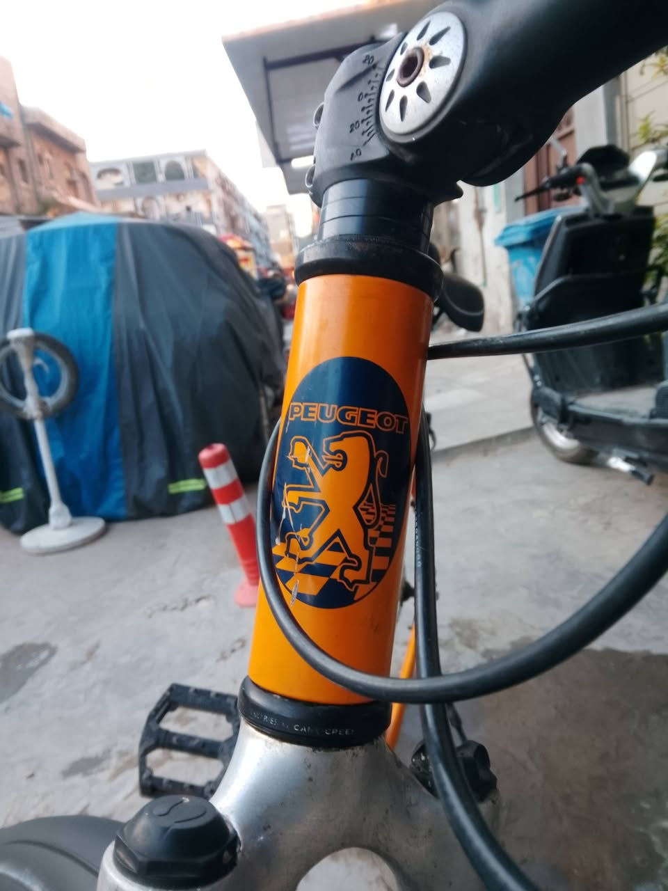 بايسكل بيجو فرنسي اصلي 7 كير خلفي و3 كير امامي ماشه دبل الركبه مالته لعابه تصعد  وتنزل البايسكل نظيف باله فرنسيه للبيع السعر 185 وبي مجال للشراي اليحب يتفضل خاص مفتوح رقمي واتساب 7741792018


**إذا كنت صاحب هذا الإعلان وتريد حذفه لأي سبب، رجاءا أرسل رسالة إلى الدعم الفني**