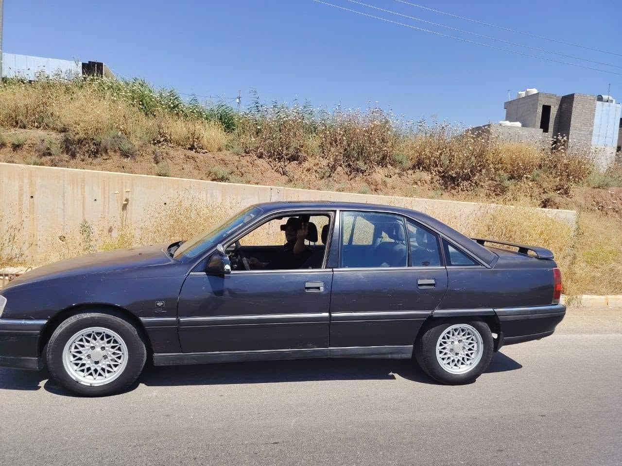 حجم 20
بدون ضرر لا صبغ ولا تعدل
كير محرك شرط 
رقم الماني كابون بانزين
سعر 36وبيه مجال 
سياره جديده 
مكلف بل نشر 
رقم صاحب السياره‏‪***********‬‏
