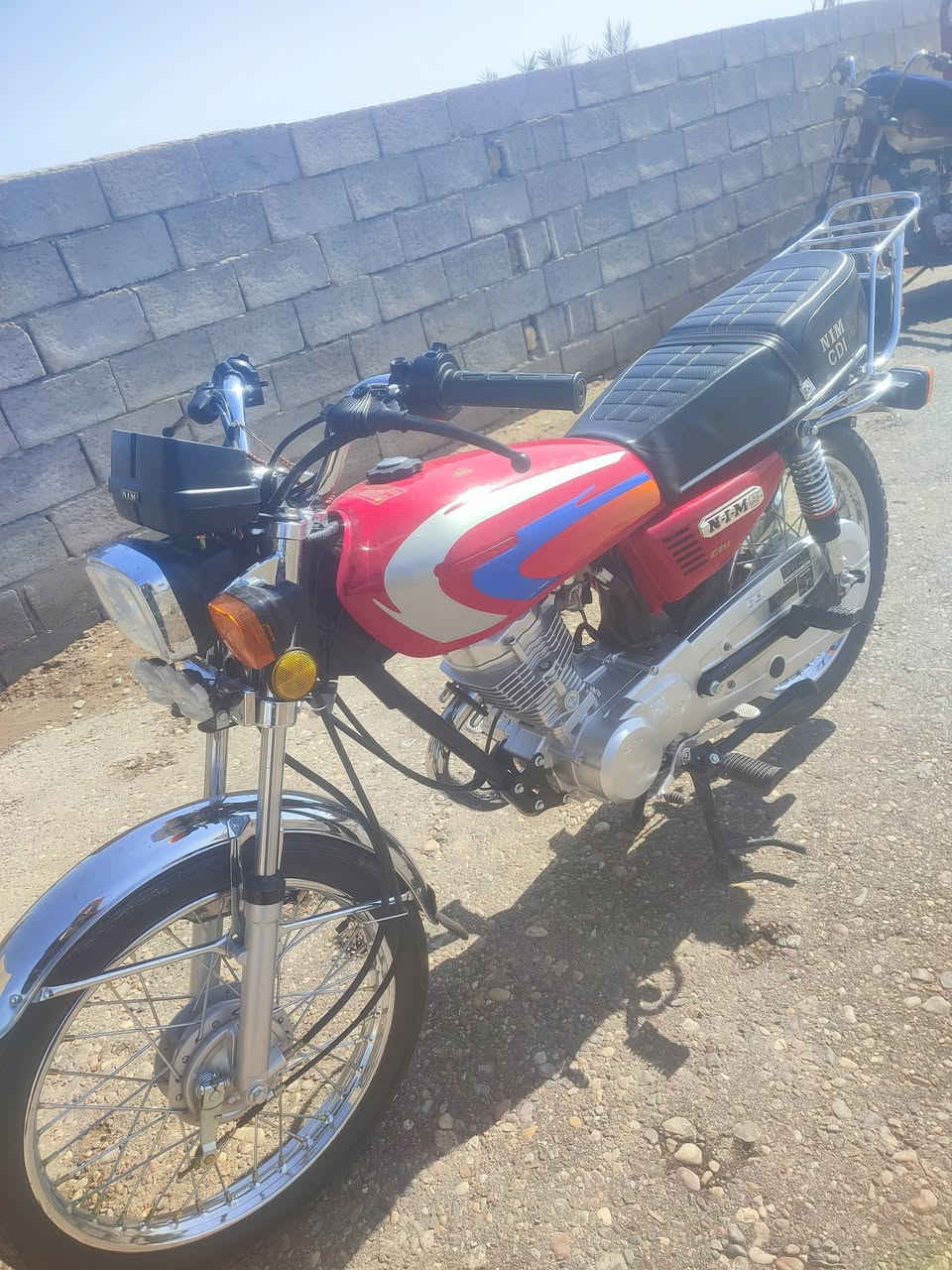 دراجه نامه البيع امتياز دراجه نضيفه ما مفتوح برغي مكاني العماره قضاء الكميت  وهذا رقمي ***********
