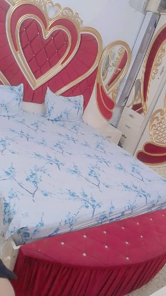 غرفه نوم تركيه 9 قطع نضيفه للبيع السعر 750 وبيها مجال ***********
