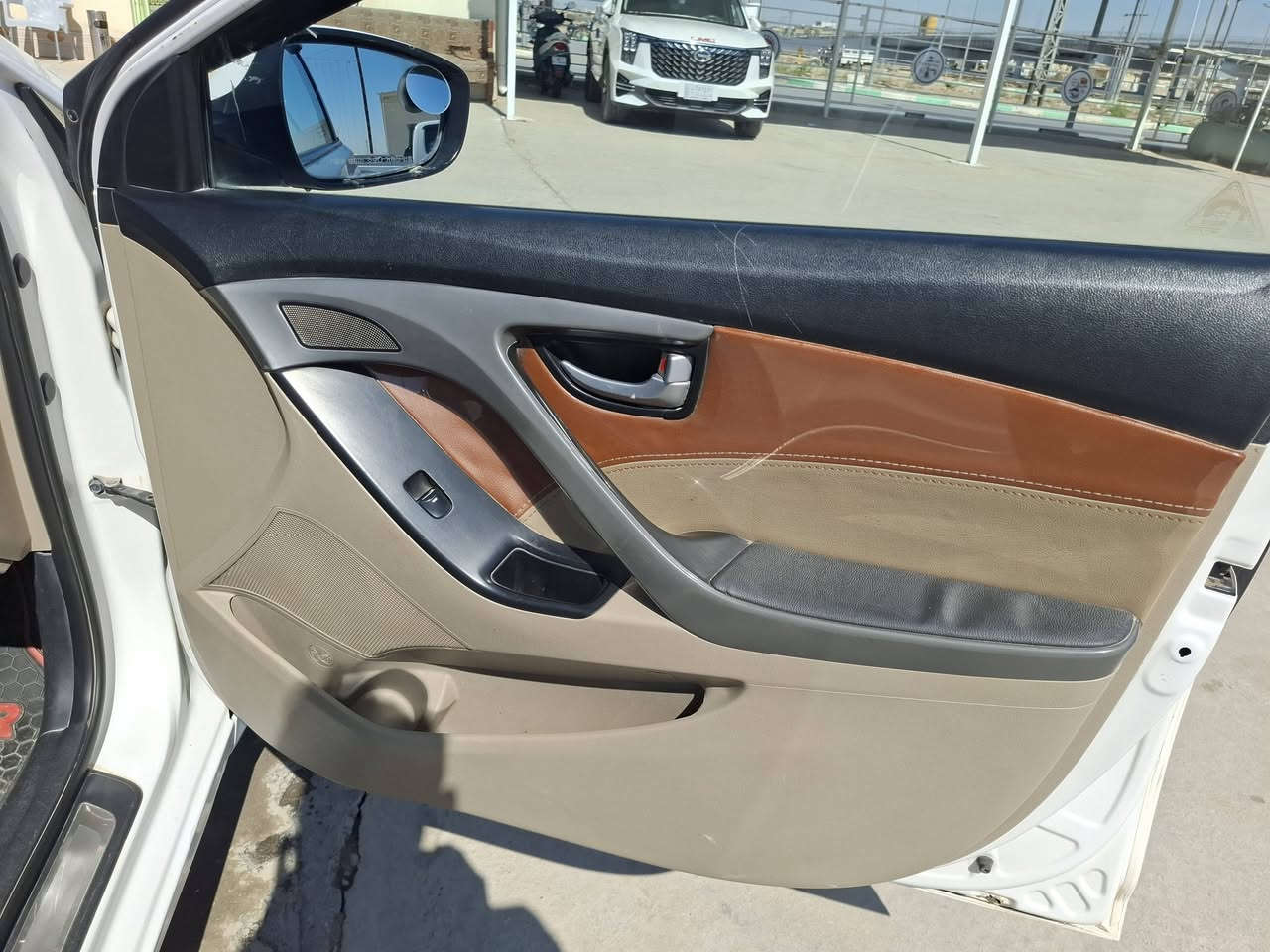 السلام عليكم
الانترا 2016خليجي   مكينه 1800

بيه صبغ صفحه باب بي معجون وضربت ستوته شوف العين 

والباقي كفاله مكفوله عيب شرعي واصوليات 

سنويه ساقطه 2020  

مراوس حسب القناعه اوبيع السعر 97 وبيه مجال 

مكاني الشطره ***********
