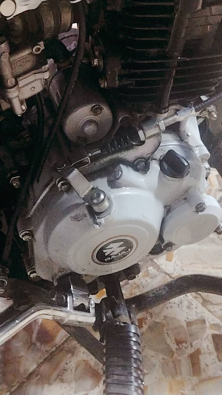 دراجه بوكسر ٢٠٢١ للبيع مكينه ناعمه وكلشي مابيه دراجه مموكفتني بشارع تجي جيب فيتر وياك تفحص وتروح أوراق اصولي ممرقم - للتواصل ***********
