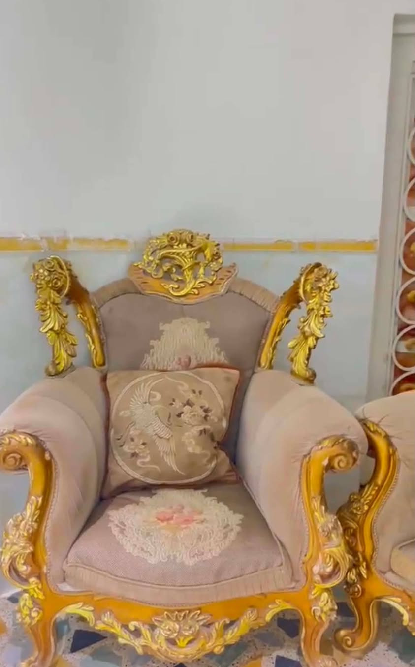 تخم ملكي ١٠ نفرات ٢٥٠ مكانه رميثه ***********
