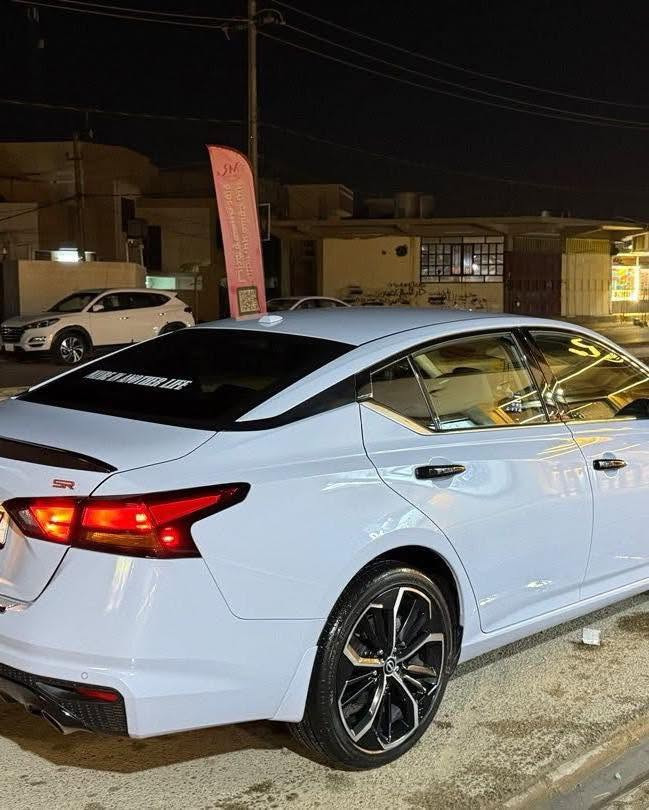 🚗 للبيع | نيسان ألتيما SR موديل 2023

* موديل: 2023
* المحرك: 2.5 لتر
* اللون: سموك (سمنتي) مميز
* الممشى: 35 ألف ميل
* الموقع: كركوك
* رقم السيارة: أربيل باسم المالك وجاهزة للتحويل.

المواصفات:
✅ فئة SR
✅ شفتات على الستيرن
✅ وضعية Sport
✅ مقاعد نصف جلد كهربائية
✅ تدفئة للمقاعد
✅ رادارات أمامية وخلفية وجانبية
✅ شاشة تدعم Apple CarPlay

حالة السيارة:

* وارد أمريكي.
* الضرر الأمريكي: بونيد وربع جاملغ.
* داخل العراق: شبر بهلال الجاملغ الخلفي، وPDR بالباب.
* السيارة نظيفة والاستعمال ممتاز.

📍 الموقع: كركوك
📞 للاستفسار  ***********

✅ لمعرفة السعر : اكتب تم بالتعليقات يتم الرد عليك خاص تلقائي

⚠️ تنويه:
السيارة إعلان ممول وغير تابعة للصفحة، ولا نتحمل مسؤولية الاتفاق أو تحديد السعر بين البائع والمشتري.

🌹 الله يبارك للبائع والمشتري، ويرزق الجميع من واسع فضله

 #سيارات #سيارات_للبيع #تسويق #السيارات #cars #تسويق_الكتروني #تسويق_رقمي #بيع #car.
