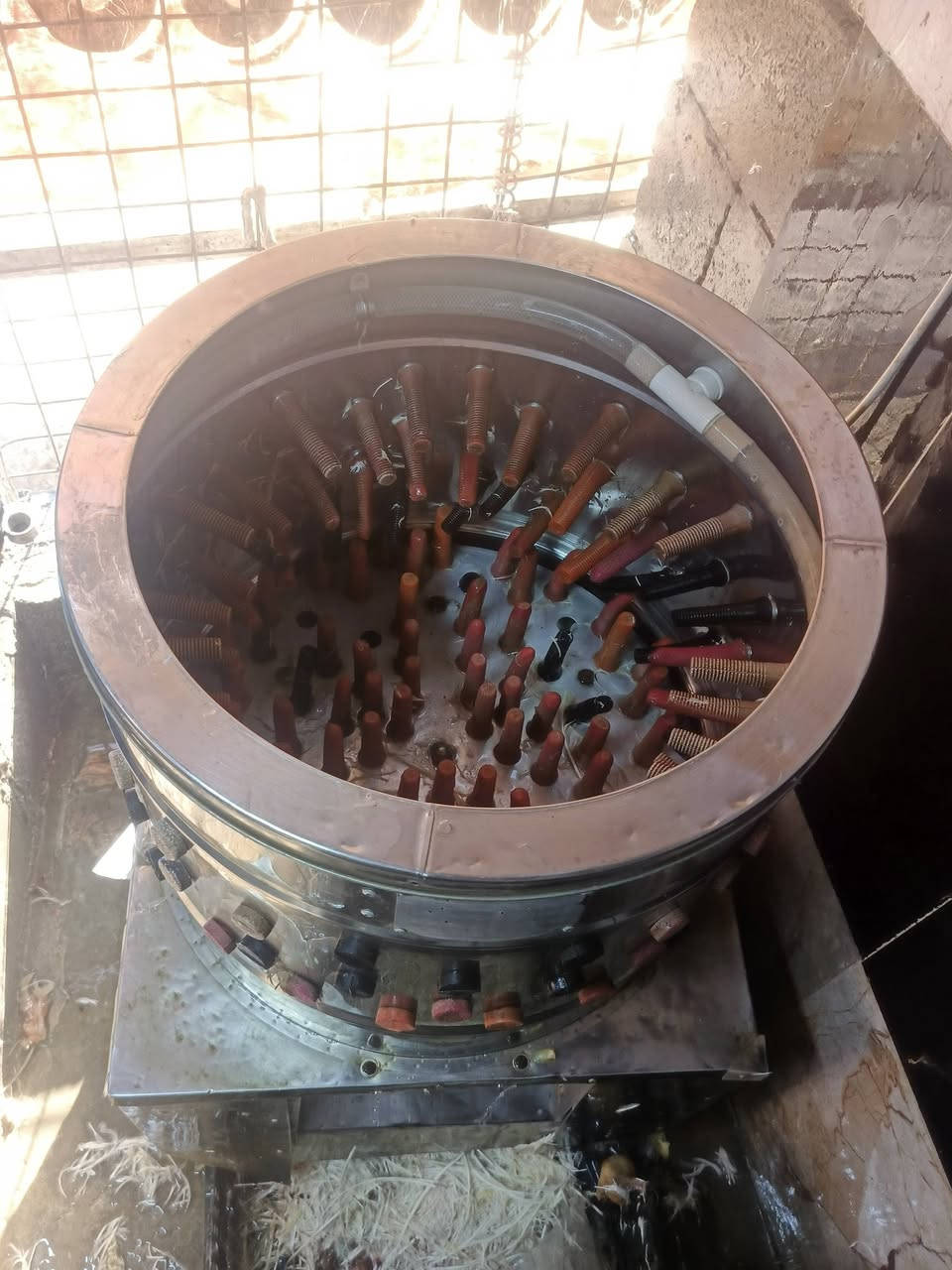 علوه لبيع كامله من صماطه من مذبحه من مفرقه من بيلر من معالف 4وصوبات رقم الهاتف ***********ابو طيبان رمادي
