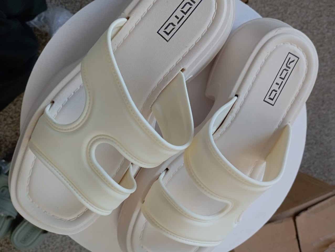 اخوان اربعين شحاطة نسائية من حجم 36-41 الوان متعددة تقريبا اربع الوان السعر 85 و التوصيل مجاني لكافو محافظات العراق اللي يفيدة يراسلني على الخاص


**إذا كنت صاحب هذا الإعلان وتريد حذفه لأي سبب، رجاءا أرسل رسالة إلى الدعم الفني**