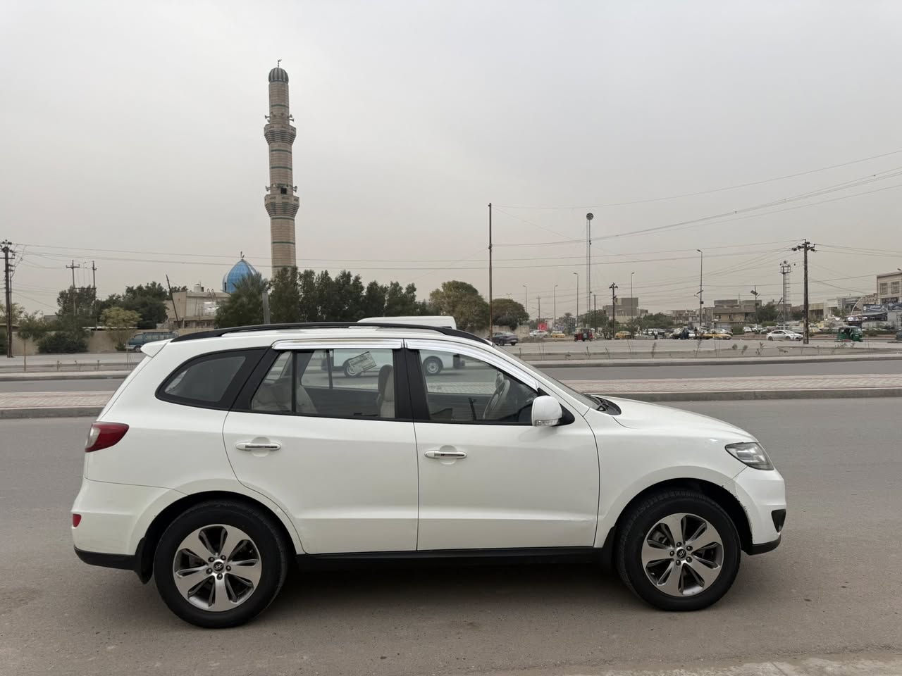 السلا عليكم 🙋🏻‍♂️🌹
للبيع سنتافي موديل 2012 خليجي 7 راكب مكفوله من صبغ وتبديل سياره جديده وحلوه رقم ديالى جديد دولي بأسمي تحويل ثاني يوم مشروع وطني تحويل في بغداد و جميع المحافظات هزه جديده سنويه جديده مكينه 2400  دوش بحاله جيده جداً  ترايها لوك صدر جديد السياره برغي مابيها نقص جاهزه نظافه 💯 💯 

مواصفات 🚘🤍

فتحه سقف سلايد 

شاشه كبيره لمس كامره دواره 

ويل كب الأصلي مع تخم تاير جديد 

فول تحكم استيرن 

داخلها جلد كشنات وارضيه جلد 

اشاير بالمري 

سويج عدد 2 واحد احتياط 

7️⃣ راكب تبريد ثلاث 3️⃣ قطع 

للأستفسار *********** أسيا ❤️ 

        *********** عراقنا ❤️

ابو علي مكاني بغداد البياع السعر 147 وبيها مجال
