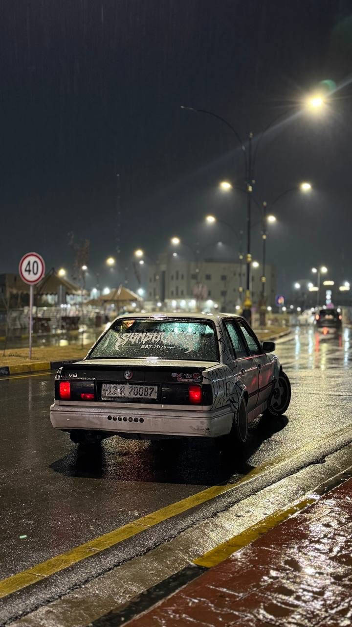 موديل 88 رقم نينوى هزه رقم مسطره السياره بأسمي
سنويه 30
كابون بانزين بيها
مكينه 18 بلاد حشوه 20
كير 20
مابيها كص ولاضربه قويه
بيها تخم ويلكب بوربت 
صالنصه رياضي تفصال بوابه ريمونت 
شاشه 
سنتر لوك 
بيها وايد بدي عمل 
سياره بيها نقوصات بسيطه حيل
سعرها 33 وترهم مراوس 
***********
