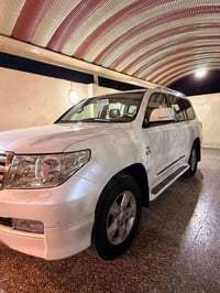 لاندكروز 2010 VXR السياره جديده بشكل مواصفاتها فول 1/1كراسي جلد + كهرب...