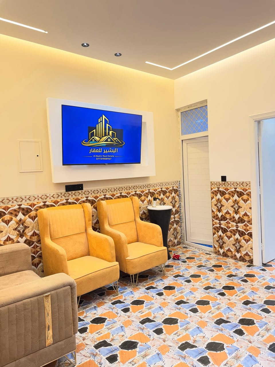 للبيع مشتمل موقع مميز شارع 50 دوانم المعمل 

المشتمل سعر 86 بي مجال 

المساحة 160 الواجهه 6.5 والنزال 25

المشتمل طابقين غرفتين بناء كبير 

موقع شارع 50 مقابيل الكفاءات

الاتصال 

***********

البشير للعقار 

لأي استفسار عن اسعار العقارات المعروضة
راسلونا على الواتس اب و سيتم الرد فوراً على الجميع.
