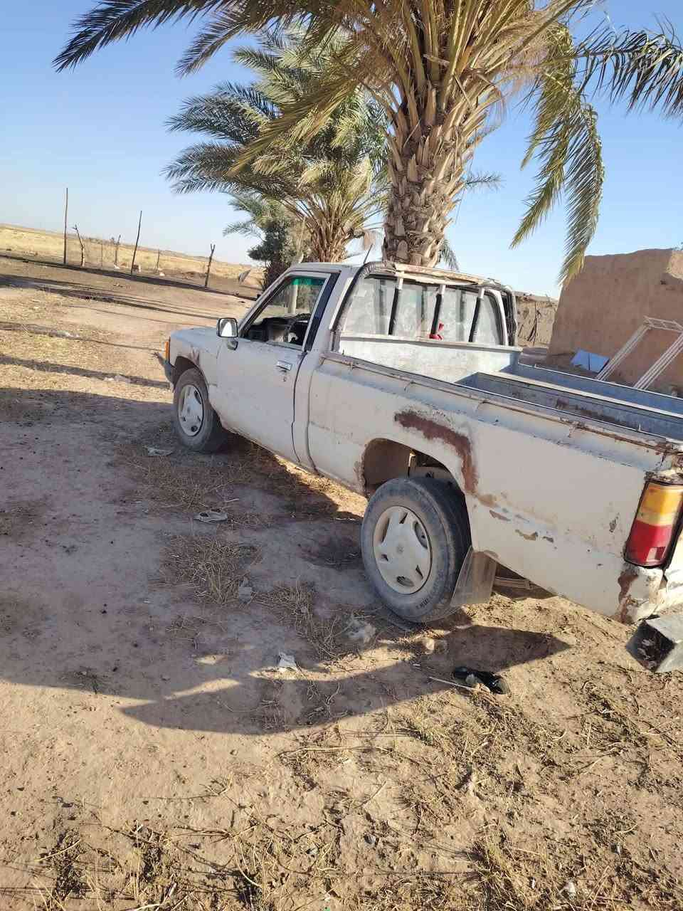السلام عليكم سياره للبيع 85نضيفه شرط كير ومحرك واكسل رقم دولي كركوك فقط لحيم شويه بل شاصي والكشر شوف العين يبري الضمه مكان صلاح الدين قضاء العلم قريه المعيبدي سياره مشاالله شخاطه للتواصل ***********
