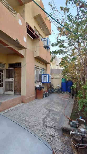 ⚜️عروض ( العصر الذهبي لتجارة العقارات والمقاولات )⚜️
____________________________________________________
🏠♦️ دار للبيع قديم في حي القادسية الثانيه مقابل حديقة قرب سايدين المولى
___________________________________________________

📌التفاصيل

♦️مساحة (200متر)

♦️واجهة ( 10 متر)

♦️ الطابق الأول ( 2 غرفة نوم وهول واستقبال ومطبخ وصحيات )

♦️الطابق الثاني ( 4 غرف نوم وهول وصحيات ).
___________________________________________________
للاستفسار / مراجعة مكتب العصر الذهبي لتجارة العقارات والمقاولات أو الاتصال على الارقام التالية ⬇️

📱***********

📱***********

📱***********
____________________________________________________
🛑علما أن مكتبنا يحتوي على (👷مهندس استشاري للبناء والمقاولات/⚖️محامي مختص في ترويج وتعقيب المعاملات) لاتمام اعمالكم علي يد المختصين بها . 
____________________________________________________
⚜️موقع المكتب حي النور قرب اسواق عبد الحكيم.
