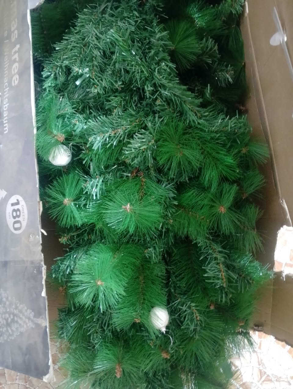 هلو بنات عندي شجره كرسمس طوله 180ونضيفه وعندي كاربت نضيف مال العام عرضه 3 وطوله 6 وعندي هذا الميز


**إذا كنت صاحب هذا الإعلان وتريد حذفه لأي سبب، رجاءا أرسل رسالة إلى الدعم الفني**