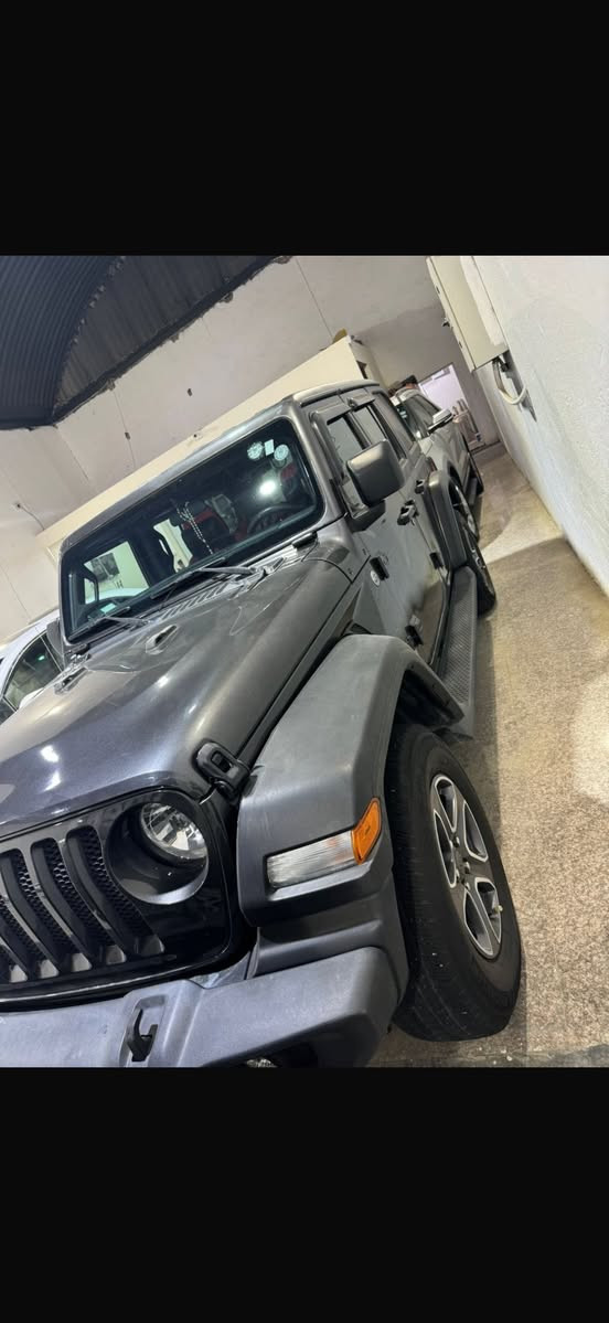 جيب رانكلر مديل ٢٢٠١الفحص والتقرير بلمنشور جديده جدا اي نقص مابيهه مكينه ٣٦٠٠السعر ٢٤٥وقه رقم ***********
