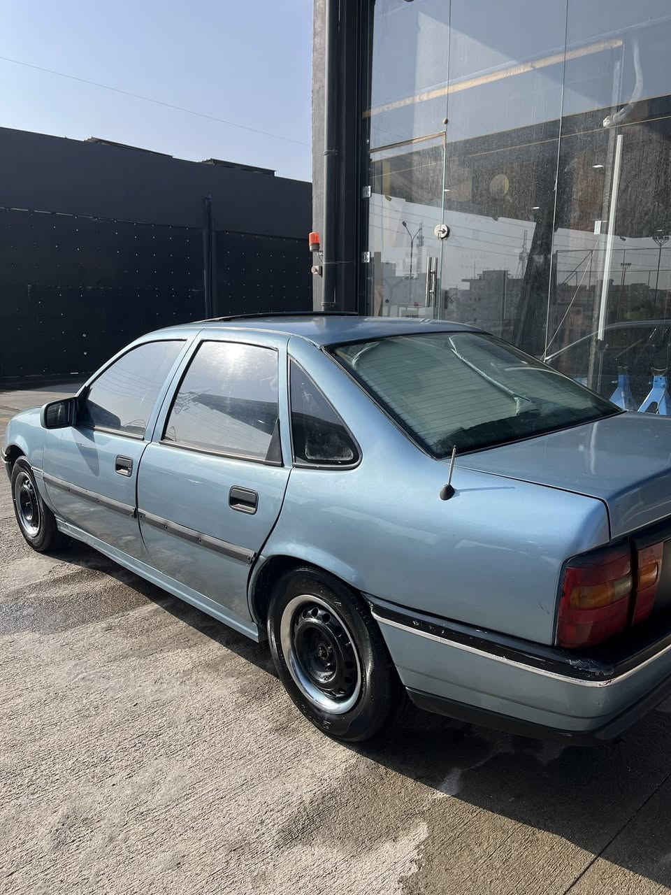 ئۆپڵ مەکینە ١٨ مەرخوب بێ دەعمو لێدراوی بێ ڕزیوی ماشاللە زۆر جوانو پاک ماوەتەوە بێ مەسرەف سەنەویو وەکالەتی لەگەڵە گێرو مەکینە بە شەرت  تایەو ویلی لۆکی بۆ بەستراوە 
لە سلێمانیم *********** 
٢٥ گەڵاو مەجالێکی برایانە
