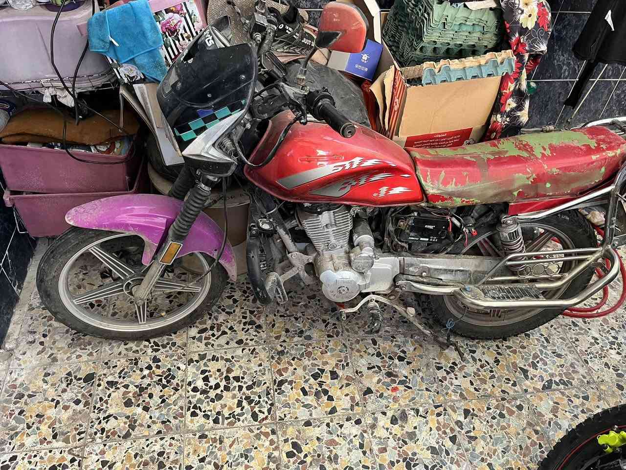 السلام عليكم للبيع الدراجه شغاله بيها نقوصات
مكاني بغداد ابيع ع وضعها
***********
