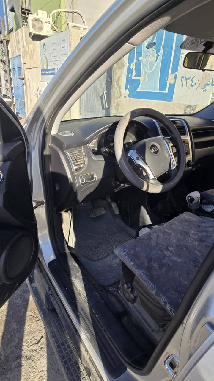 كيا اسبورتج 2010 سنويه 2029 رقم الماني باسمي قطره صبغ مابيها ماشيه 61الف حقيقي على وضع الشركه من محرك وكير وطخم الصدر شرط مي الراديتر مال الشركه جاهزه من كل شي للتواصل ***********

