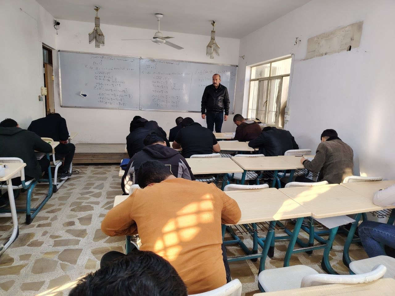 🔻استمرار اداء اختبارات نصف السنة في معهد الملتقى الثقافي .

🔻جانب من امتحان البنين لمادة اللغة الإنكليزية على يد الأستاذ المبدع (احمد سالم )

📍 الموقع:
الموصل – الجانب الأيمن – حي 17 تموز – سايدين الاقتصاديين 

📞 للاستفسار والتسجيل:
***********.
