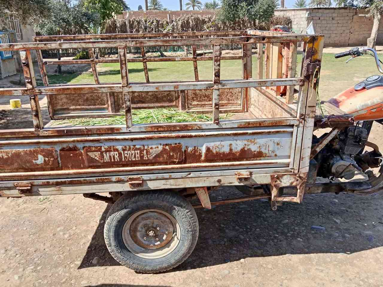 سلام عليكم ستوته للبيع نضيفه اوراق كامله السعر،450 بيها  مجال اتصل على الرقم ***********
