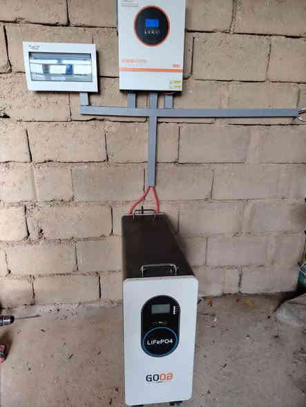 الموقع: اسديرة وسطى
منظومة منزلية
حجم المنظومة =15نهاري&15ليلي
مكونات المنظومة -
🔸 بطارية ليثيوم 15 كيلو شركة gogo power 
                    ضمان خمس سنوات 
🔸 7 لوح شمسي  بقدرة 620 واط شركة ميدل بور 
                    ضمان عشر سنوات 
🔸 انڤيرتر  شركة  Top Electric AHحجم 6كيلو      ضمان سنه واحده 

مع الربط والتنصيب وملحقاتها كاملة باجود انواع الحديد المغلون المضاد للماء والرطوبة وسراكت وجوزات ووايرات نحاس اردنية اصلية 

للحجز والاستفسار الاتصال بنا: ‏‪***********‬‏
او زيارة موقع الشركة في: الشرقاط - اسديرة عليا
