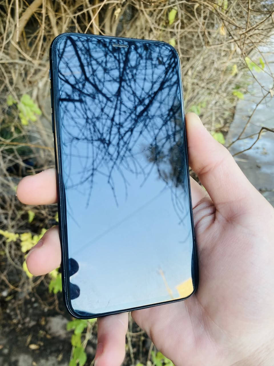 ايفون اكس ار بلاك  مبدل شاشه نوعيه ممتازه  فيس ايدي شغال نضافه 100/100ذاكرة  ١٢٨ السعر 150 رقم ***********
