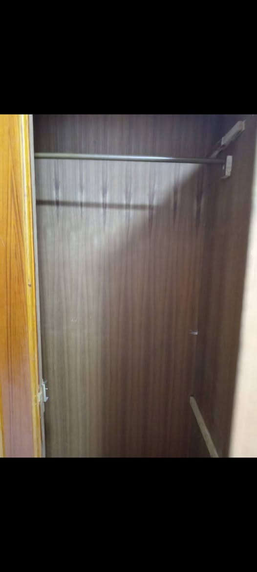 السلام عليكم عندي كنتور صاج عراقي داخل خارج نضيف  جدا جداب٢٢٥  وتخم زان كوري نضيف ٧ نفرات ب٢٥٠ الشراي يتفضل خاص *********** بغداد, العراق
