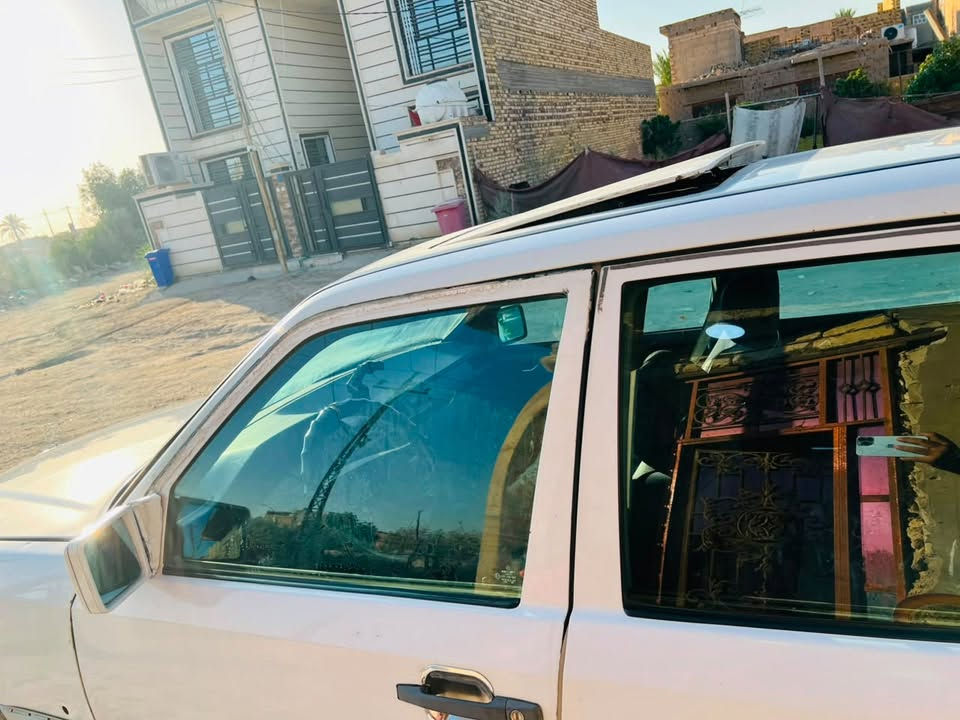 سلام عليكم 
للبيع مرسيدس دب 300 محور 2500
سيارة مكفول كير مكينة تبريد شغال كهربائيات كلها شغالة 
باتري جديد تخم تاير رقم كركوك مشروع وطني (شرط التحويل ) سعر ٥٥ وبية مجال مكان سيارة بابل ( 📞     واتساب او اتصال ***********
