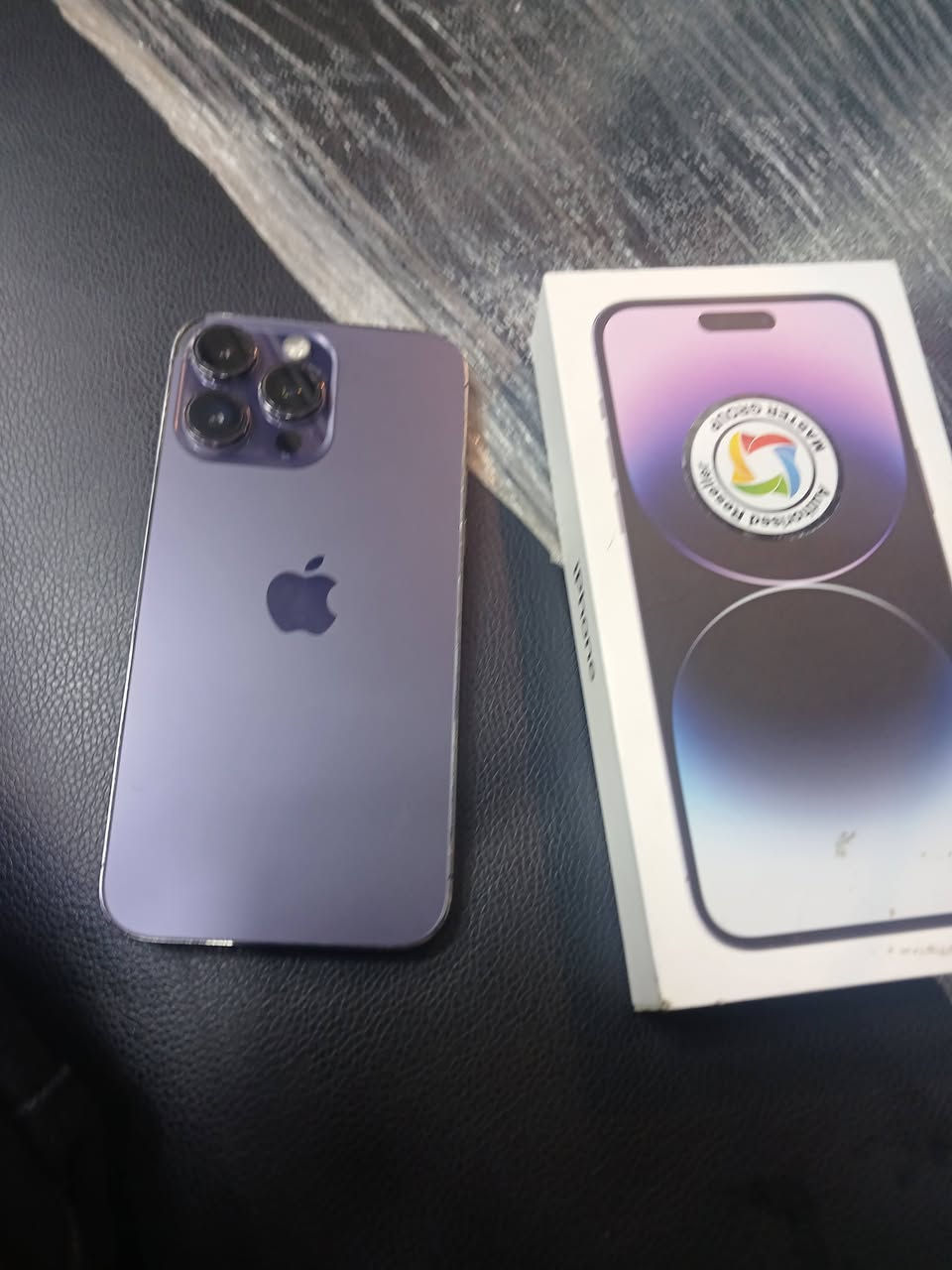 ايفون ١٤ برو ماكس بنفسجي ذاكرة 256جهاز  ماستر كارتونتة  ويا  بطارية 86 كلشي مبدل بي بس ضهر بي كسر مثل ما موضح بالصورة عنوان زعفرانية  ***********
