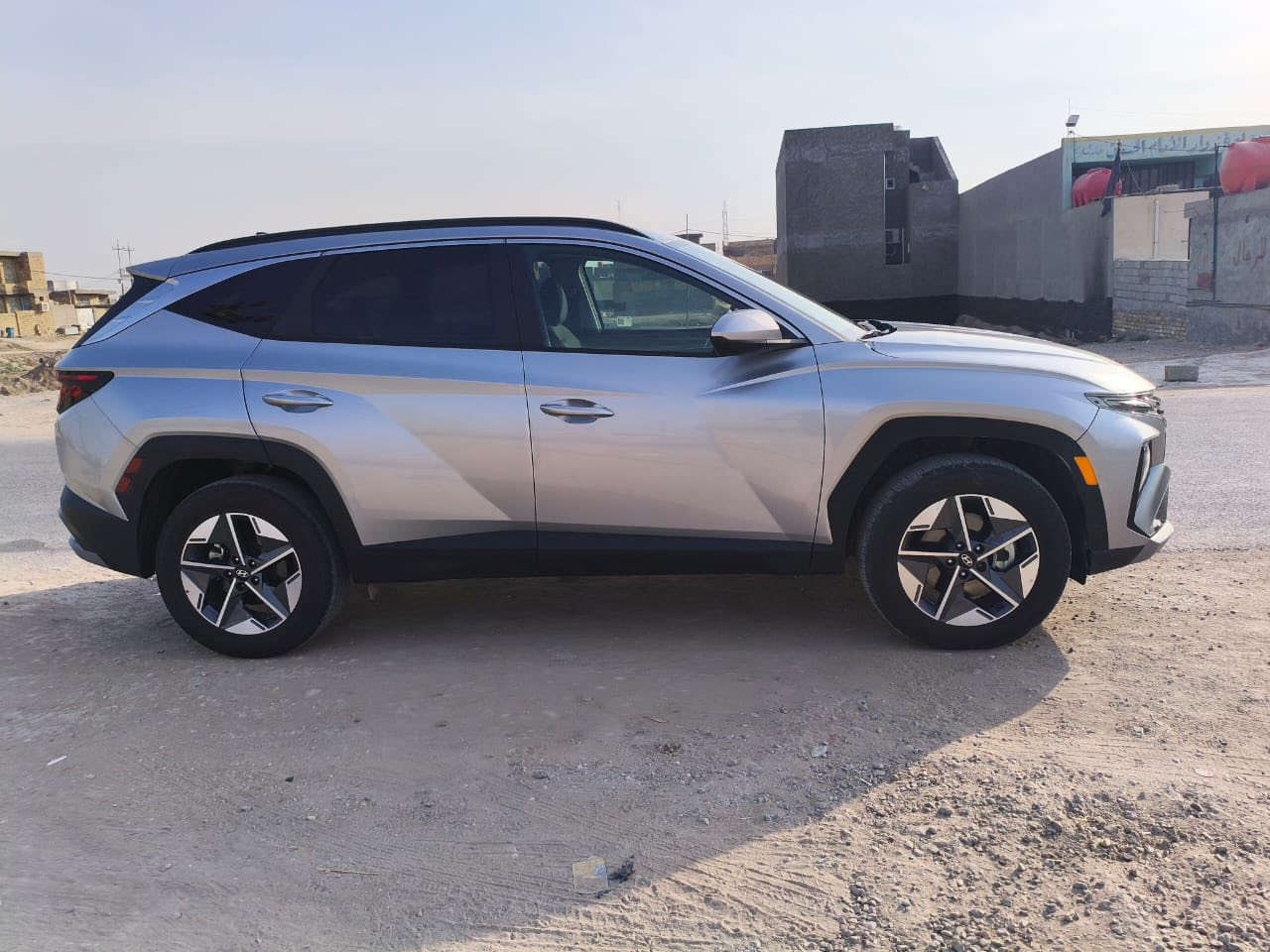 يالله 
توسان وارد امريكي موديل 2025  فحص مؤقت ضررها فقط الدعاميه والبنيد معدل على البارد بدون ايرباك بدون تبديل وبيها ويه بخشم الچاملغ موضح الصور ماشيه 6 الاف على وضع الشركة محرك 2500 بصمه كشن كهرباء مخمل توقف ذاتي قيادة ذاتيه دشبول حديث 
السعر 197 وبيها مجال قليل 
المسيب 
***********
@إشارة
