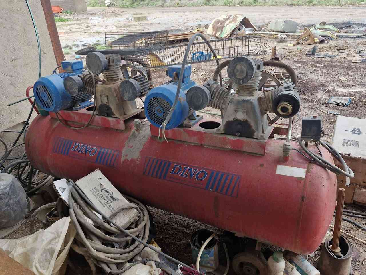 تاروسه للبيع 1000  لتر شغاله عنوان واسط الزبيديه قرب الطاقه الكهربائيه سعره  مليون و750وبيه مجال ***********
***********
