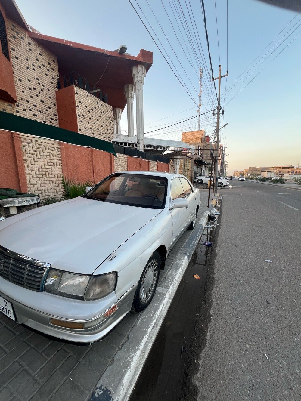 سلام عليكم سياره بطه 1994 سياره نضيفه كفاله عامه بيه جاملق بيه طخت بل باب كراج وسوينا سياره تبريد جديد مكينه جديده كير جديد كلشي جديد  سعر 53  وبيه مجال قليل  بكان البصره حي مهندسين سوك عكيلي رقم ***********