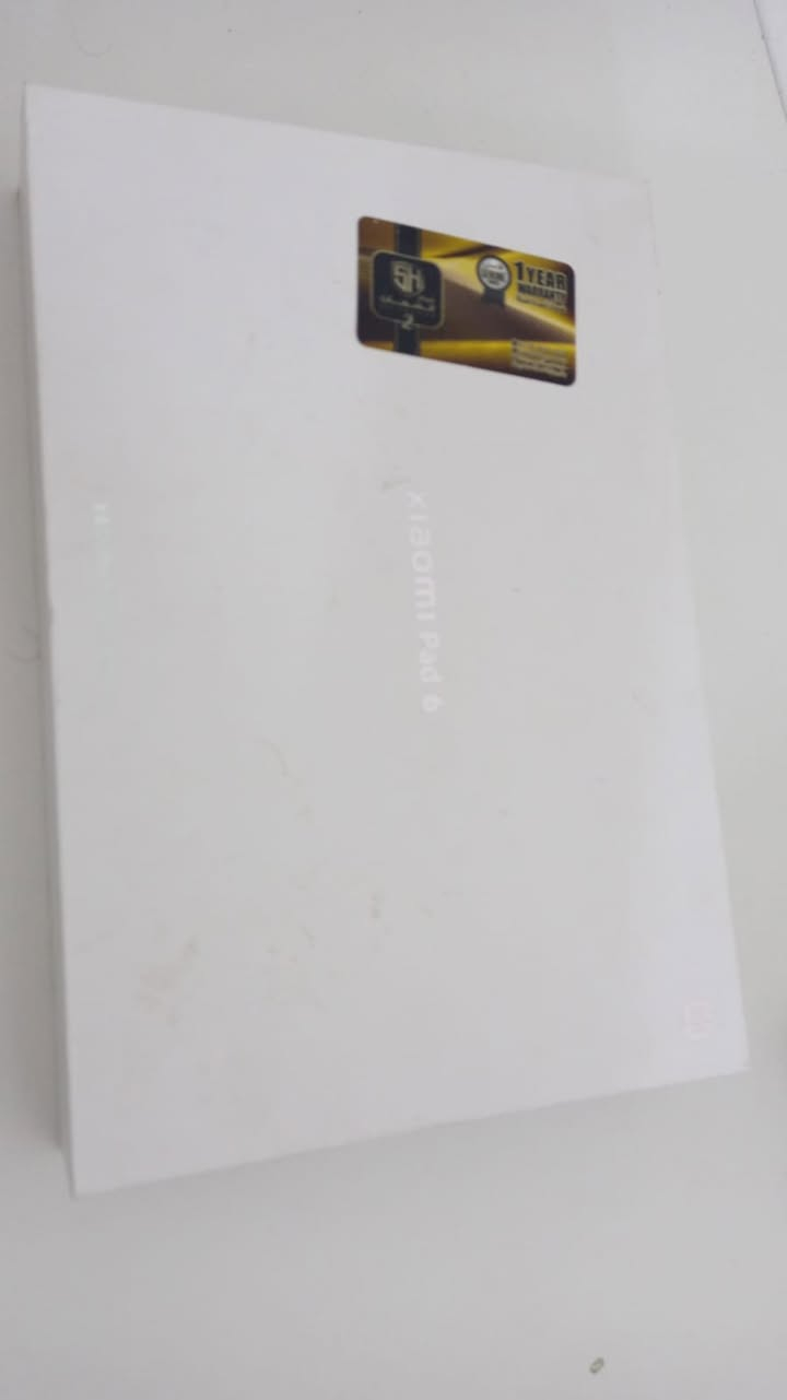 شاومي باد 6 (Xiaomi Pad 6) للبيع ميسان. نسخة 256 جيجا والرام 8 جيجا، معالج سناب دراغون 870 مناسب للاعاب ببجي 120 فريم  والدراسة. الجهاز شغال 100% واللمس سريع وم بيه أي مشكلة تقنية، لكن الشاشة الخارجية بيها كسور واضحة بلصور والزوايا بيها طعجات مثل ما موضح بالصور، وما مأثرة على الاستخدام سعر 165 ألف وبي مجال بسيط للشراي 
كامره أمامية بدقة 8MP ممتازة للمكالمات والدروس عبر الإنترنت.
البطارية والشحن: بطارية ضخمة بسعة 8840 مللي أمبير 
 دعم الشحن السريع بقوة 33 واط.
الصوت: يحتوي على 4 سماعات ستيريو (Quad Speakers) تدعم تقنية Dolby Atmos لصوت محيطي قوي ونقي.
التصميم: هيكل وتصميم متين من الألمنيوم الراقـي بالكامل. عمارة, ميسان


**إذا كنت صاحب هذا الإعلان وتريد حذفه لأي سبب، رجاءا أرسل رسالة إلى الدعم الفني**