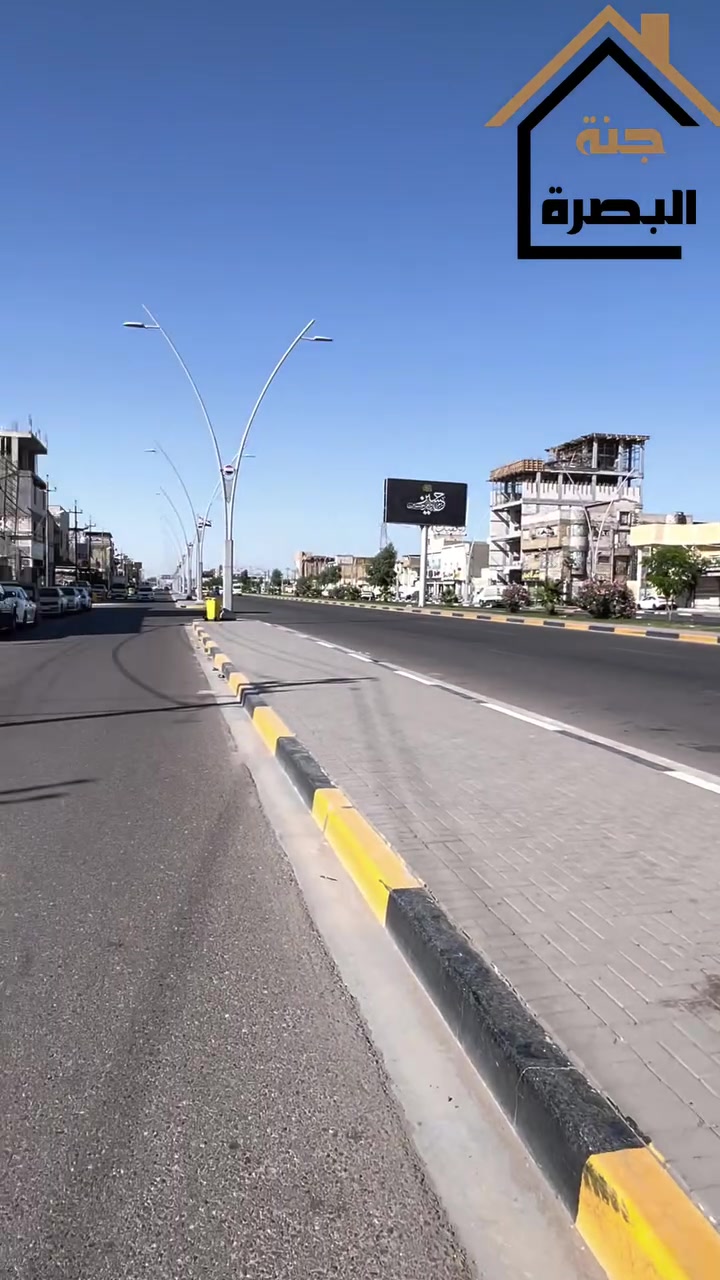 قطعة للبيع في البصرة القبلة حي المهندسين خلف الشارع العام طابو ملك صرف المساحة 200 متر واجهة 10 والنزال 20 #عقارات_البصرة #بيع_وشراء_العقار #القبلة_حي_المهندسين #فلكةالبريد


**إذا كنت صاحب هذا الإعلان وتريد حذفه لأي سبب، رجاءا أرسل رسالة إلى الدعم الفني**