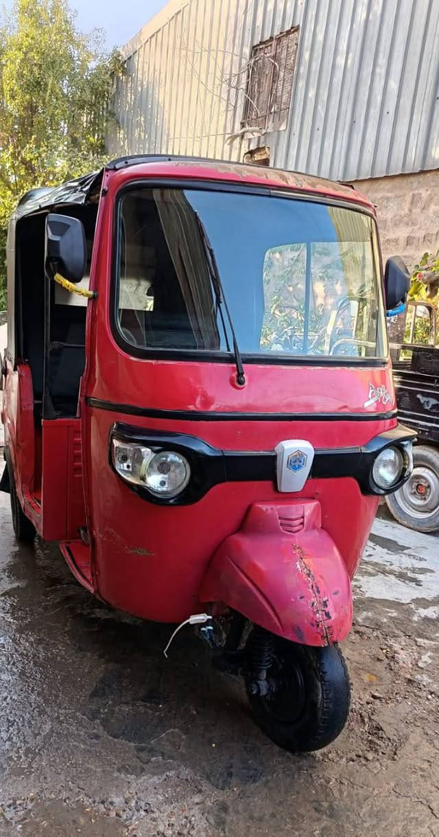 السلام عليكم تكتك بياجو للبيع موديل 18 تكتك نظيفه ماكينه خير من الله كهربائيات كلها كامله وشغاله تكتك جاهزه من ايدك للشارع السعر واحد و700 وبيها مجال للشراي العنوان بغداد الدوره متواجد على الفيس وعلى الواتساب وعلى الخط ***********
