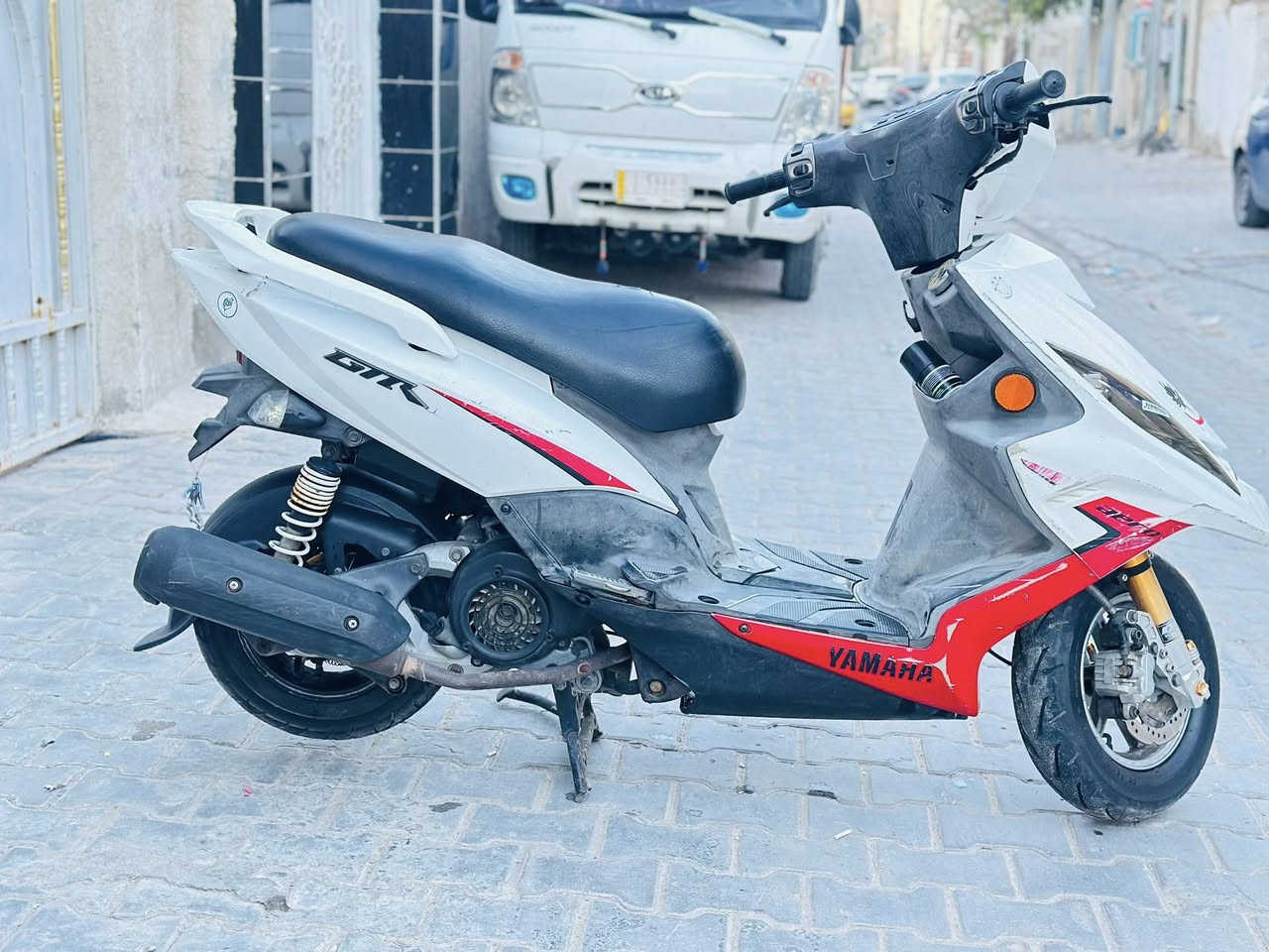 السلام عليكم شباب دراجة ثعلب جي تي آر مكفولة كفالة عامة وبيها تزويد بالصور وبيها تج خافي رياضي موجود بصور صار لها ٣اشهر نازلة من الرنبة نازلة على أيدي السعر مليون 350￼وبيها مجال المكان بغداد الكرخ رقم الهاتف ***********وبي واتساب ￼
