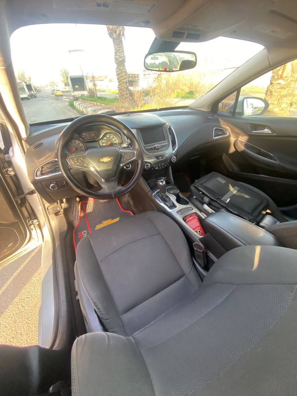 السلام عليكم شوفرليت كروز موديل ٢٠١٧ فول مواصفات من عدا سلايت رقم اربيل. الضرر بونيد سطحي بدون دواخل وصار بيها ضرر هنا جاملغ امامي  
السعر ٩٠$ مكان السيارة الموصل
التواصل 

‪+964 750 213 0256‬

0770 413 3510
