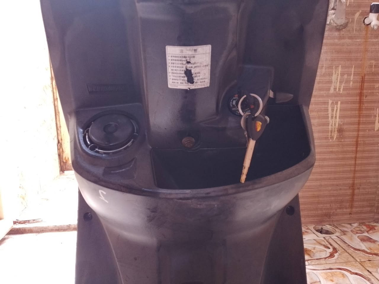 بوليسي كابريتر 
مابيهه اي نقص نكره سلف  مابيهه اي نقص نهائين
محرك ٤٩
دراجه خرسه 
كربلا البوبيات 
سعرهه ٦٥٠ وبيه مجال بصيط 
للستفسار مراسله ماسنجر او وتساب 
***********
