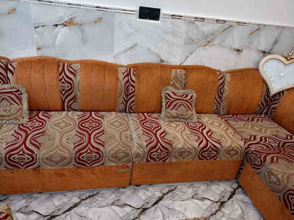 قنفات 9قطع 8قطع ام النفرين /وقطعه واحده ام النفر /للبيع السعر 200الف وبيهن مجال عنوان البصره الهارثه حي رساله رقم الهاتف *********** البصرة
