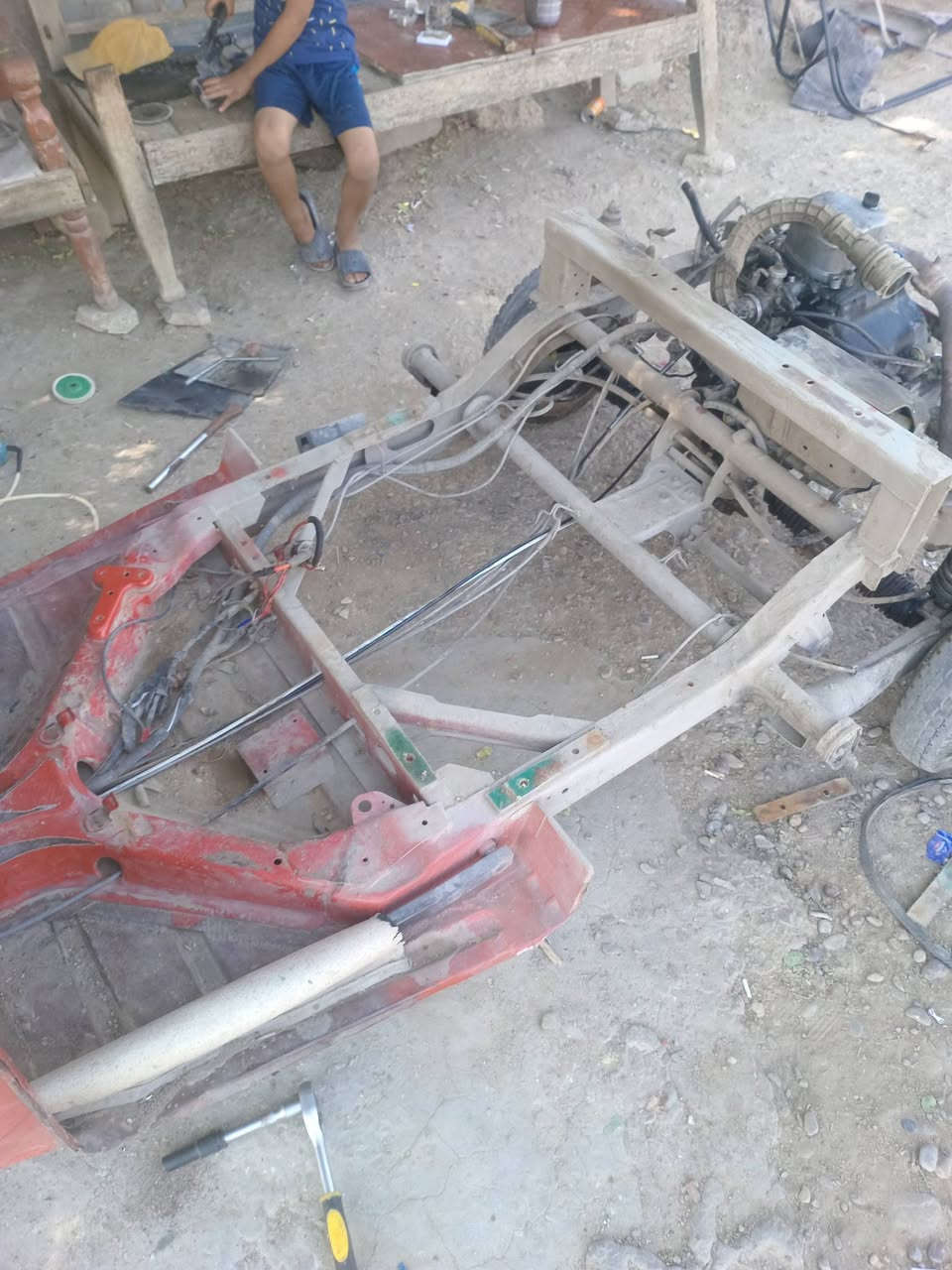 السلام عليكم سمكره وصبغ مكاني بغداد الخطيب الخدمي ***********
