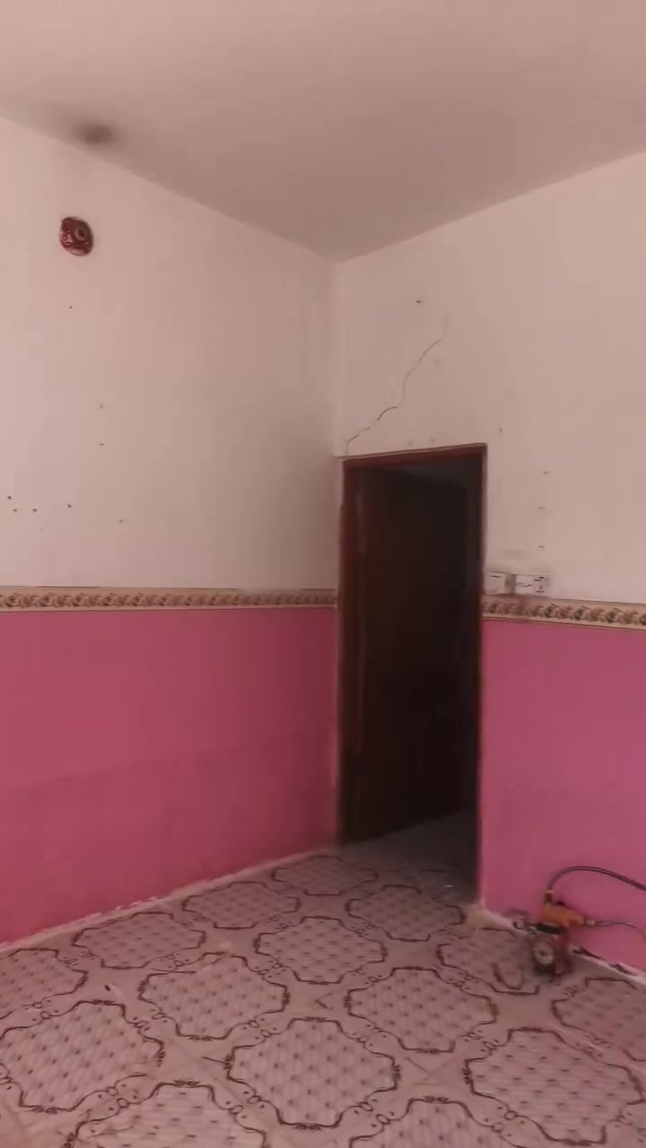 بيت ٥٠ متر للاجار ب الحولي بي غرفه و صاله و مطبخ و صحيات اجار البيت ١٥٠ الف وهذا رقمي *********** والله يرزق الجميع ان شاء الله
