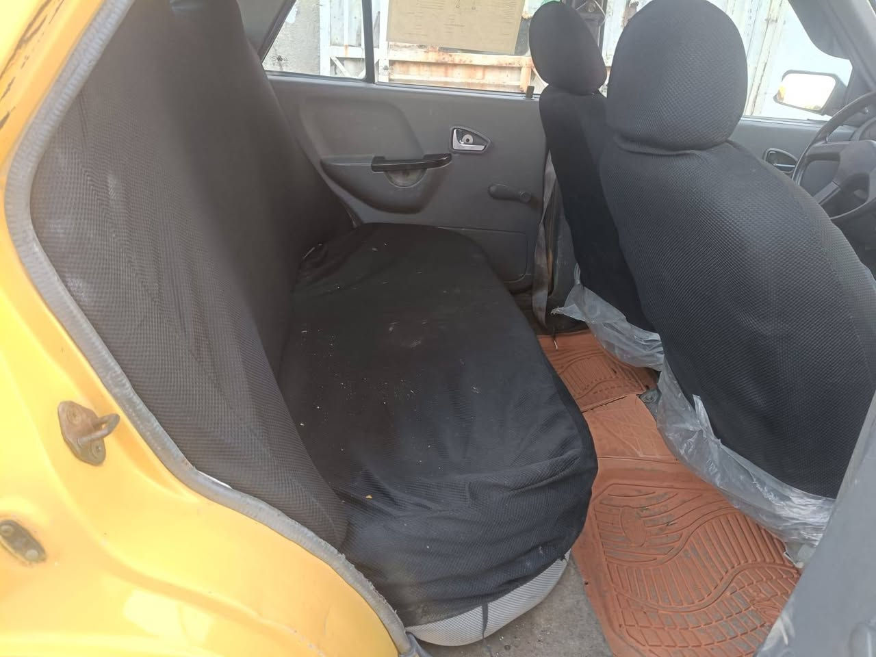 سايبه ٢٠١٥ محرك وكير مكفولات تخم تاير جديد شواصي حلوات بيها بس واحد مصلح بيها ظربه بل جاملغ الخلفي ومصبوغ رقم انكليزي باقي عل استلام تحويل ثاني يوم السعر ٣١ وبيها مجال مكان السياره الشعب حي اور
***********
***********
