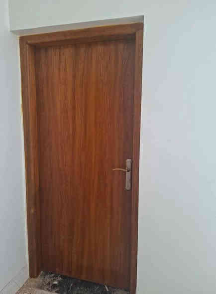 ابواب خشب صاج ٥ ملم شغل درجه اولى 
ابواب خشب سنديان امريكي ٥ملم تارس 
الخشب الحشو روسي جام درجة أولى 
جراجيب جاوي ماليزي . وروسي ٣في٦ 
كناتير حطاطه 
كيلونات تركي اصلي الثقيل ٧انج  
الصبغ سبيرتو دملوك  سحق بالقطن 
العنوان محافظة الانبار قضاء حديثة حي العسكري السايدين مجاور لمحلات علي نصيف الغذائية *********** بأدارة حامد
