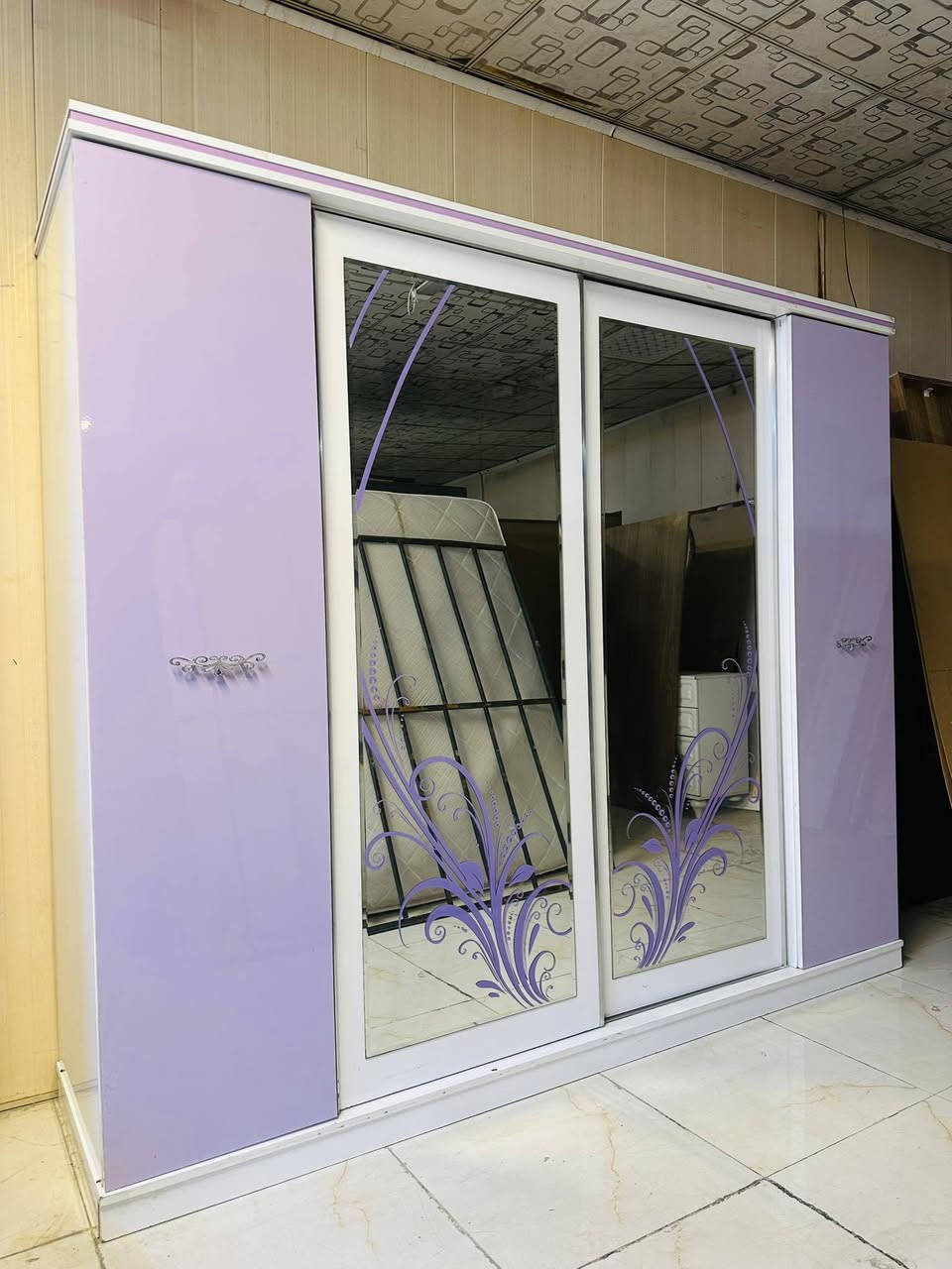 غرفه كامله نظافه نفس الصور سعرها 400وي النقل والشد داخل بغداد 🪿🪿


**إذا كنت صاحب هذا الإعلان وتريد حذفه لأي سبب، رجاءا أرسل رسالة إلى الدعم الفني**