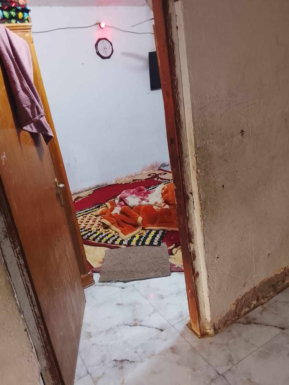 ياالله مكتب الجبوري للعقار ***********بلخدمه 
مساحه 120م حي ميسان قرب سكلة الكرعاوي زراعي 
يحتوي على غرفتين ومطبخ وصاله زغيره واستقبال وصحيات عدد 2السعر 30مليون
