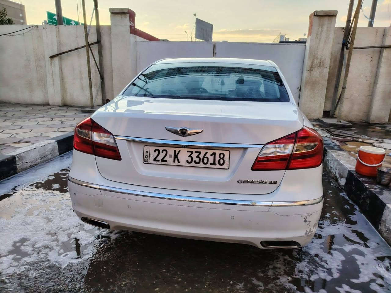 السلام عليكم 
سيارة جنسز موديل 2013 فول مواصفات بيها صبغ چاملغات اثر بطش مكفولة من الضربة والتبديل والفتح تحويل ثاني يوم راعيها قريب علية مواصفاتها
رادار 
دبل ماوس
محرك3800
فتحة
//السعر 160 وبيها مجال قليل// للشراي الاتصال على ***********
