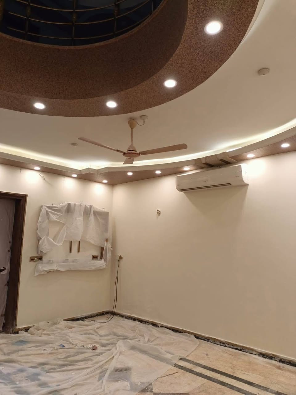 السلام عليكم صباغ متفرغ شغل درجه اولى صبغ طلس سنفره معالجة رطوبه مكاني ناصريه ***********
