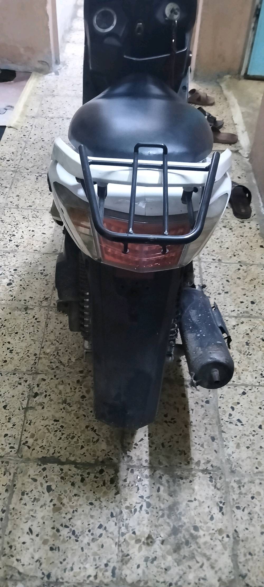 سلام عليكم مره خصت المسؤول 
سكنس فحل نوزل دراجه حلوه وما مفتوحه ابد المكينه حلوه والقبق مال كلجات موجود عندي ضامه ودراجه خير من الله 
الموقع المدينه صدر

اتصل وبيك خير وتدلل