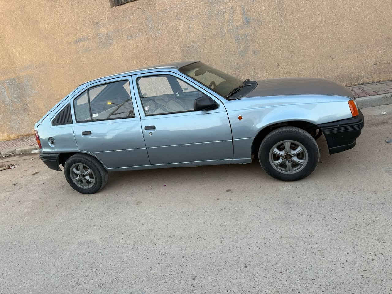 مكلف بالنشر
اوبل كاديت موديل ١٩٩٠ مشروع وطني تحويل مباشر رقم ديالى 
السعر ٢٩ ورقة مكان السيارة بغداد بسماية قرية ١٠ 
للاستفسار الاتصال على صاحب السيارة 
***********
