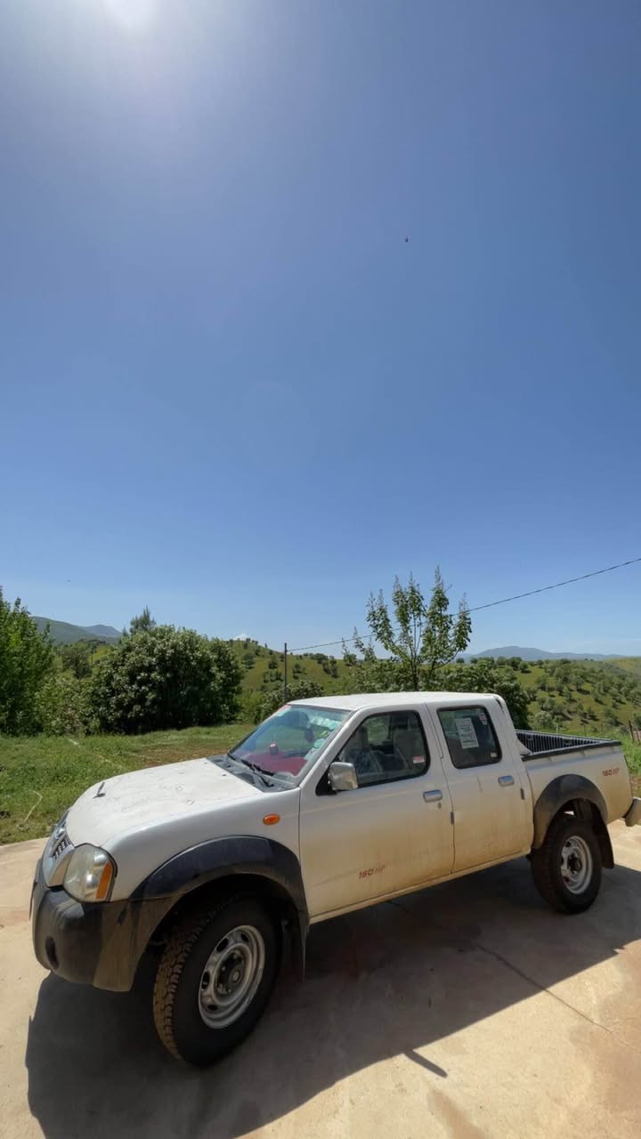 نیسان پیکاب 2012دەعامی ناڤارا سەیارەکە بێ بۆیاغە ٣ جێی بچوکی سارد و کارتی هەیە گێر و مەکینە بەشەرت رەقەم و سەنەوی بەسەر چوە ساحێب سەنەوی مردوە بەلام مالی مەدەنی پارەی هیچ کەسی تیانەبێت مندالەکانی ببن 18سال دەتوانی بە ناو کەی بەشەرتی هەموو کوردستان لە مرور کێشەی نەبێت تا ئەو کاتی بەناو دەکرێت ***********واتساپ سوران, أربيل
