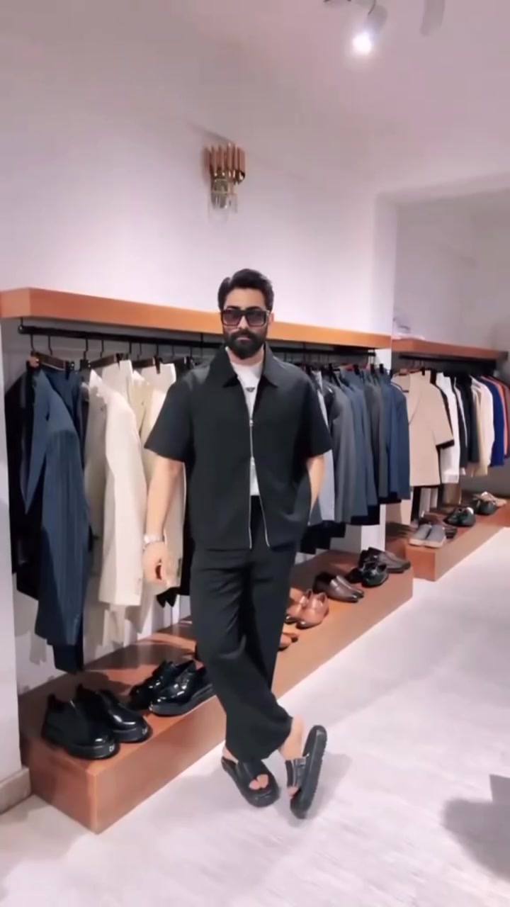 سوت كامل يجي قطعتين بنطرون وقميص 🔥✅
القياسات  M. L xl XXl. 3X. 4x 

تتوفر خدمه توصيل 
للحجز خاص او واتساب 
رقم ***********

العنوان كوت الفلاحيه شارع 30
قرب صيدليه كربلاء 
مجاور أفران الرضا 
ازياء العالمي 
متواجد من 3 الظهر لحد 11 بليل
